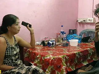 Desi stunning madam fucking together with her youngster scholar at house! Indian youngster intercourse