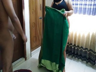 (Tamil Aunty ki Majboori Chudai) sizzling Priya Aunty Fucked via neighbor In Mattress Room – Large Fuck & cum