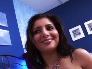 Sativa Rose a latina MILF with darkish hair will get her pussy