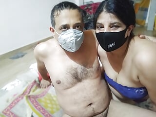 Bhabhi getting her Pussy Licked through Boyfriend and Pissing