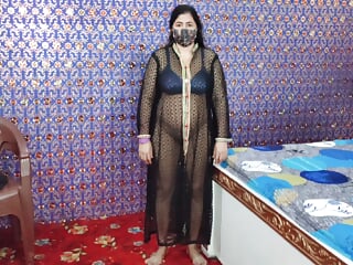 Gorgeous Pakistani Punjabi Large Boobs Aunty Finering in Pussy