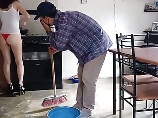 A fortunate cleansing employee surprises this divine attractive stepmother in a position to fuck in heels.