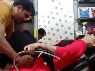 Barber intercourse together with his female friend