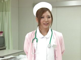 Nurse in Japanies Clinic with out paintings