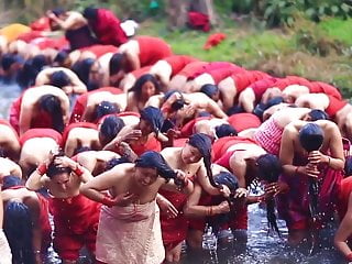 Indian Ladies Bare Bathing Video