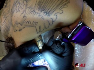Genevieve Sinn pounded whilst getting her face tattooed