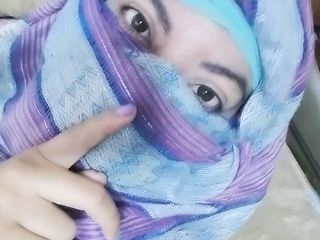 Actual HOT Arab Mother In Hijab Masturbates Her Squirting Muslim Pussy LOADS On Webcam HARD GUSHY ORGASM SQUIRT