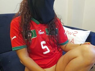 Moroccan Girl Masturbates in Niqab  – Jasmine SweetArabic