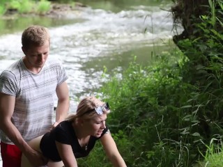 Candy Teenager public fuck with sexy stranger fan from pornhub , she have orgasm in nature (unfastened)