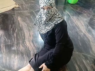 Hijab lady need new by means of dever