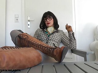 Girl Victoria Valente: Fuck the boot cunt