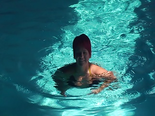 Annadevot – Swimming in Bikini