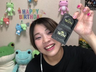 A adorable Jap intercourse toy store clerk introduces the newest Jap condoms